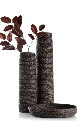 Adam vaas H68,5cm in de kleur Zwart - COCOmaison