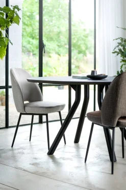 Arvada ronde eiken eettafel met zwart metalen poot 140cm