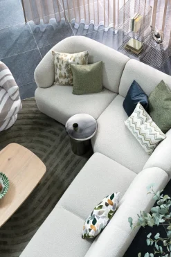 BeautiQ - Chic kussen 60x60cm in de kleur Olijf - COCOmaison