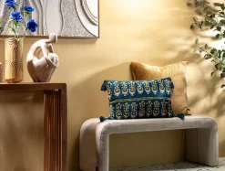 Daisy kussen 40x60cm in kleur Blauw shop je bij COCOmaison