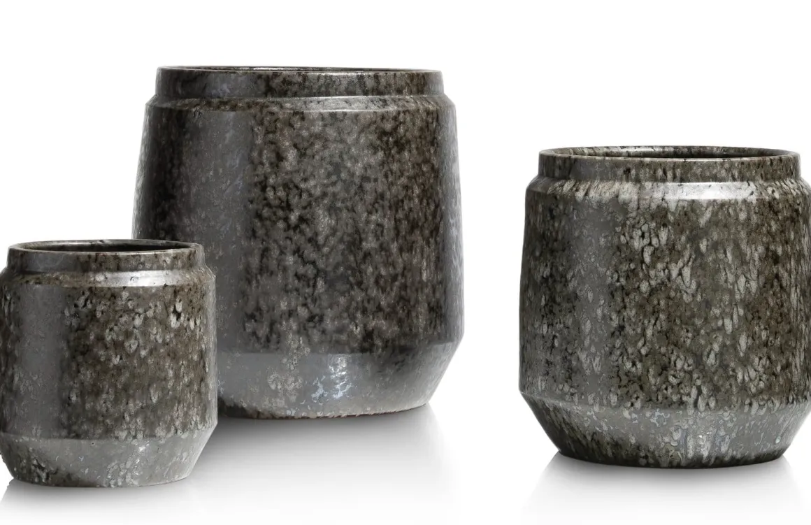 Dalila pot H36cm in de kleur Zwart - COCOmaison