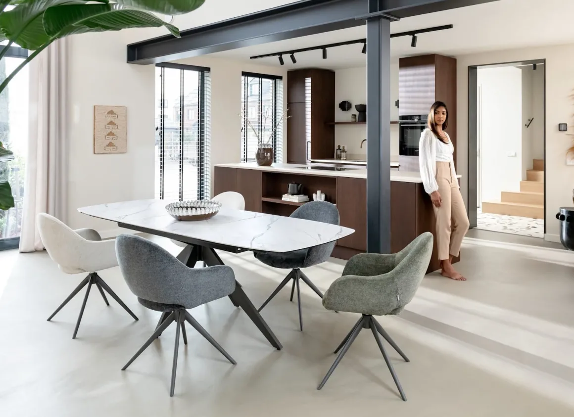 FINN armstoel terugdraai - stof Livigno - okergeel