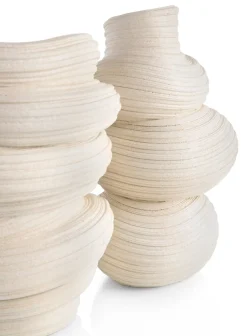 Juul vaas H36,6cm in de kleur Crème - COCOmaison