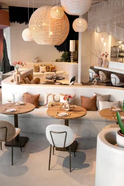 Kjel eetkamerstoel - champagne frame in de kleur Crème