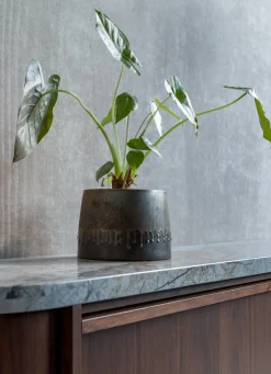 Lara keramieken bloempot met metallic finish H17cm