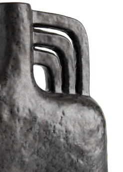 Lina vaas H21cm in de kleur Zwart - COCOmaison