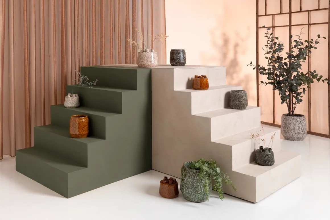 Safia vaas H15cm in de kleur Zwart - COCOmaison