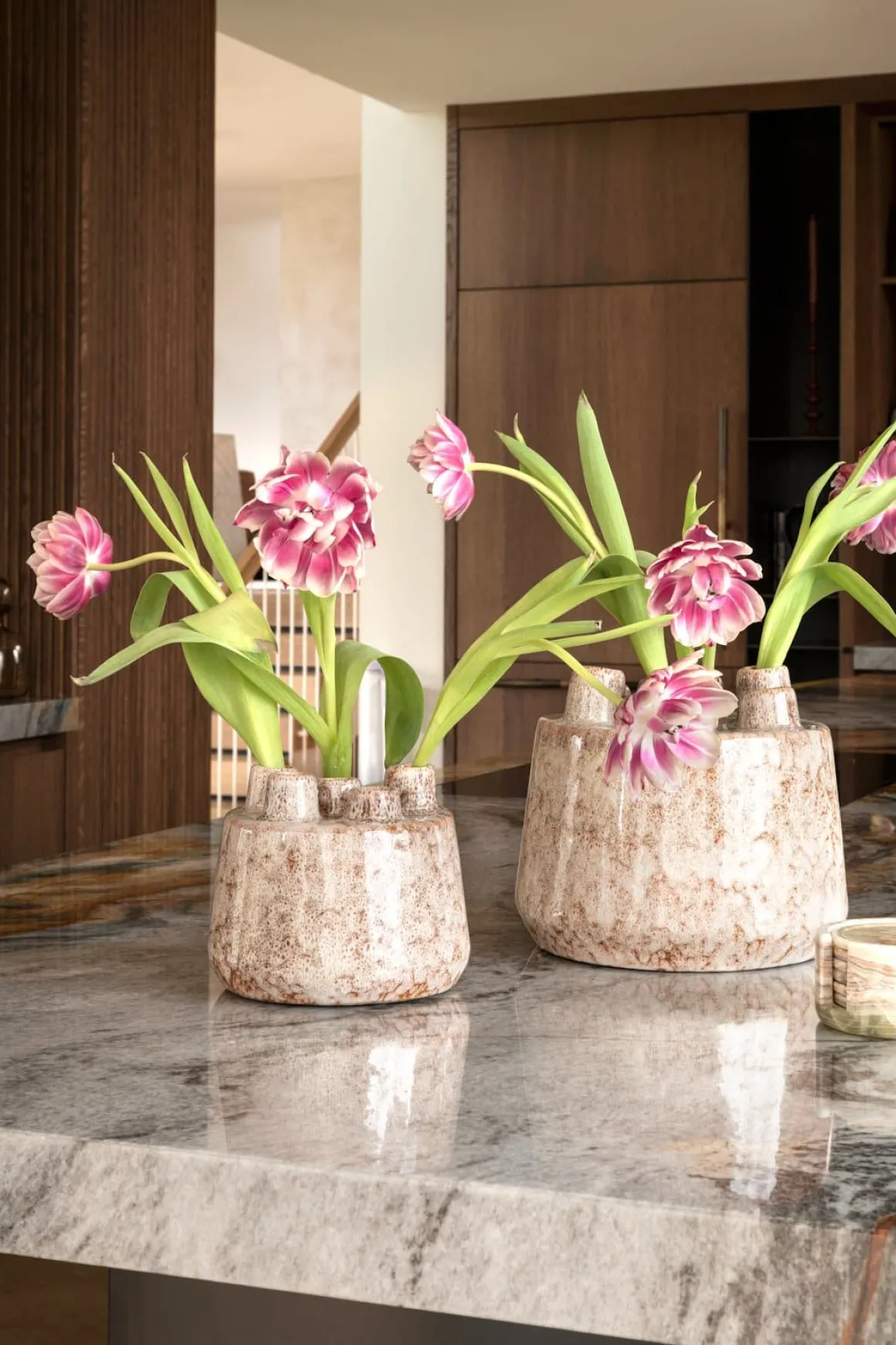 Safia vaas H15cm in de kleur Beige - COCOmaison