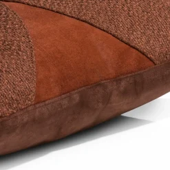 Timeless Aria kussen 45x45cm in de kleur Koper - COCOmaison