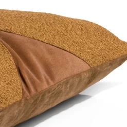 Timeless Aria kussen 45x45cm in de kleur Geel - COCOmaison