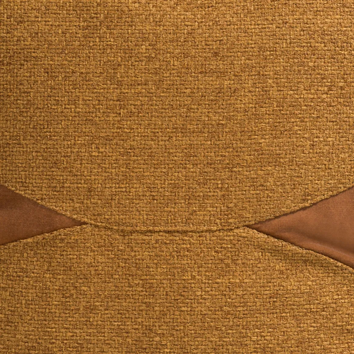 Timeless Aria kussen 45x45cm in de kleur Geel - COCOmaison