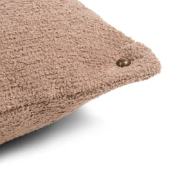 Timeless Avery kussen 50x50cm in de kleur Camel - COCOmaison