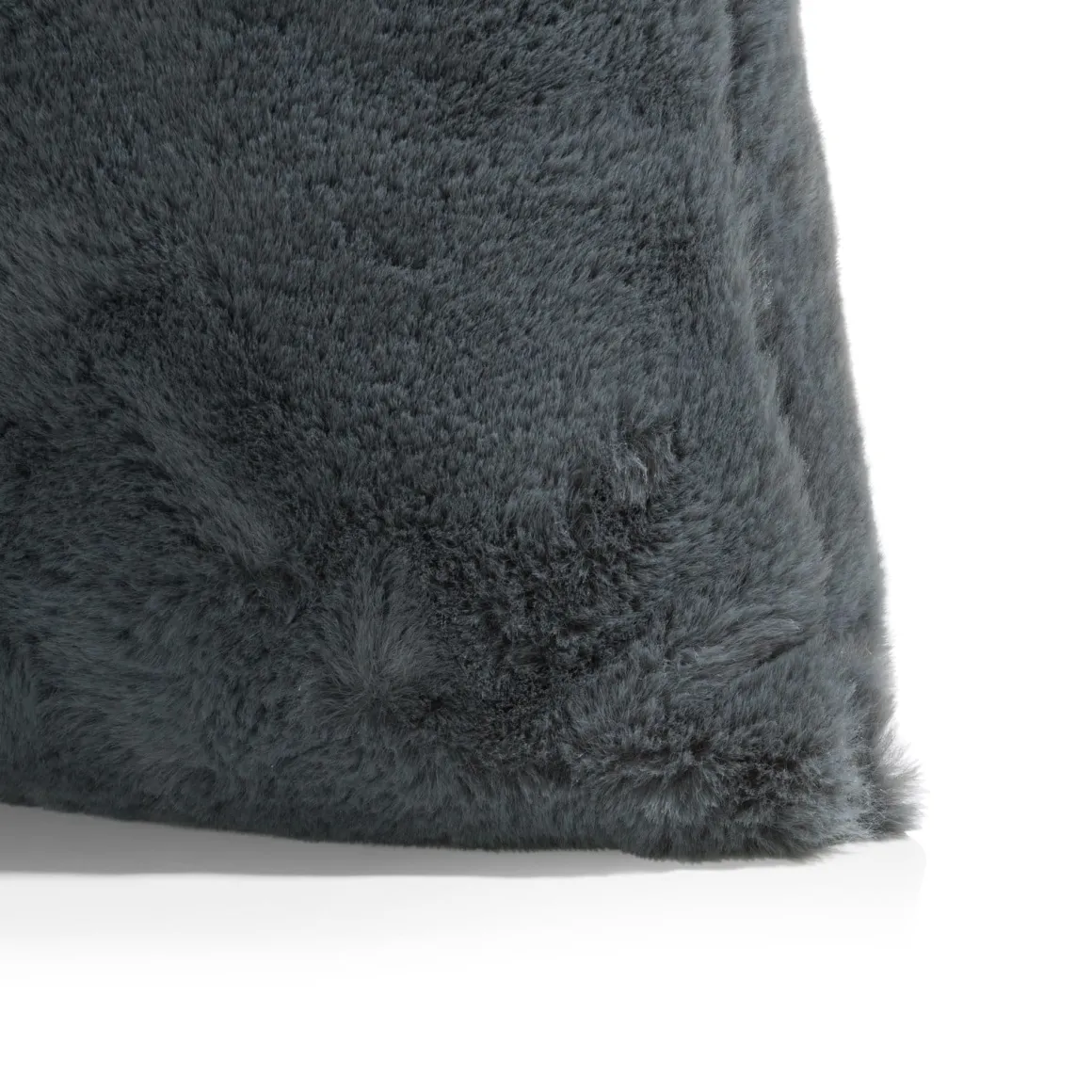 Timeless Evie kussen 45x45cm in de kleur Antraciet - COCOmaison