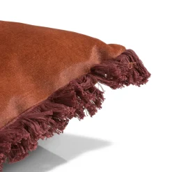 Timeless Mila kussen 30x50cm in de kleur Koper - COCOmaison