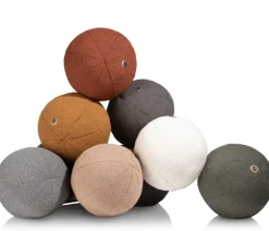 Timeless Scott kussen dia 25cm in de kleur Olijf - COCOmaison