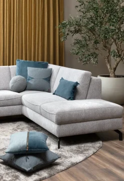 Timeless Sean kussen 60x60cm in de kleur Blauw - COCOmaison