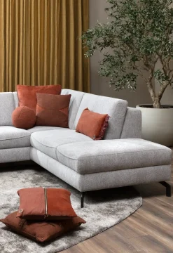 Timeless Sean kussen 60x60cm in de kleur Koper - COCOmaison