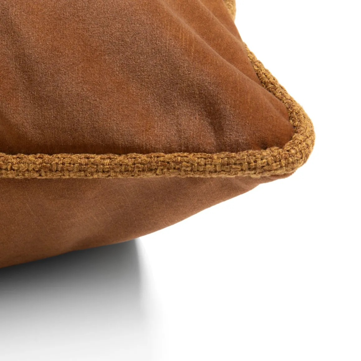 Timeless Sean kussen 60x60cm in de kleur Geel - COCOmaison