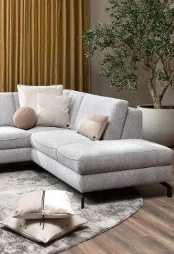 Timeless Sofia kussen 45x45cm in de kleur Beige - COCOmaison