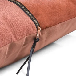 Timeless Sofia kussen 45x45cm in de kleur Koper - COCOmaison